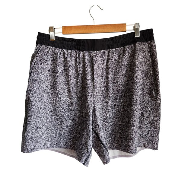 Lululemon Shorts Men's XL Black Gray Channel Cross Short Mesh Lined Train Swim - Picture 1 of 9